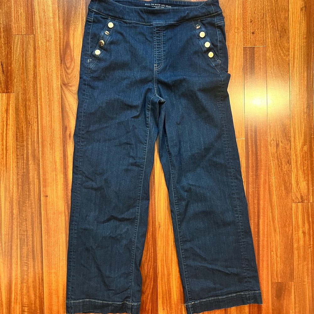Chicos women’s pull on wide leg jean size 2 regular